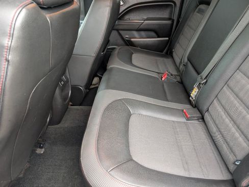 Used 2015 GMC Canyon SLE w/ All-Terrain Package AWD/4WD image 9