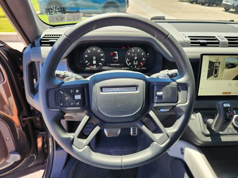 Certified 2025 Land Rover Defender 130 V8 AWD/4WD image 19