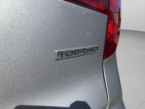 Certified 2017 Honda Pilot Touring image 24