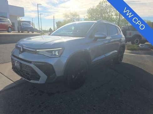 Used 2025 Volkswagen Taos SEL image 1