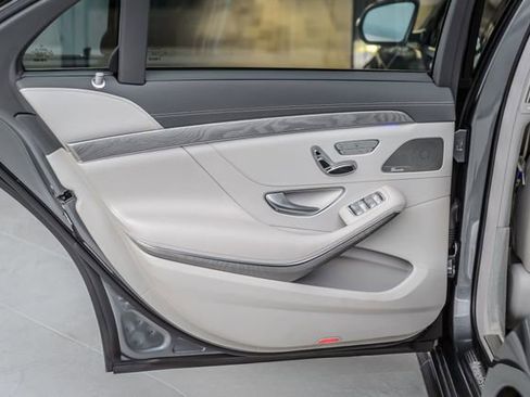 Used 2017 Mercedes-Benz S 550 4MATIC Sedan image 54