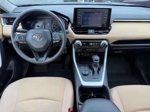 Used 2022 Toyota RAV4 LE image 22