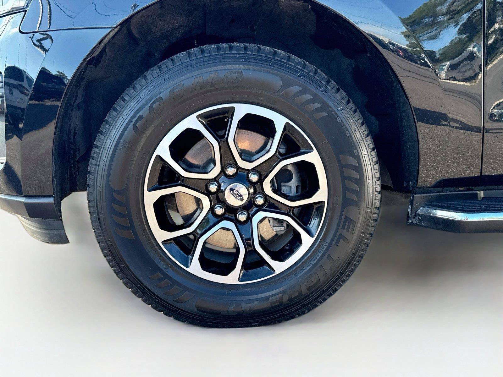 Used 2023 Ford Expedition XLT AWD/4WD image 38