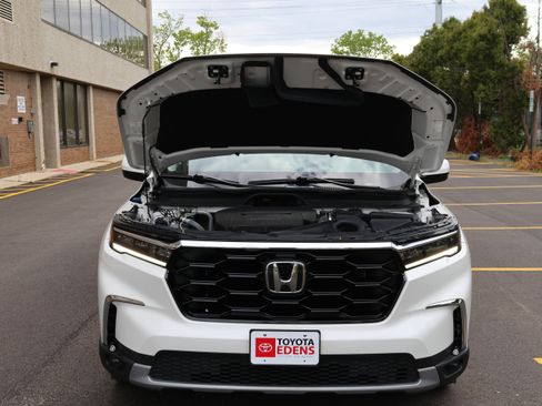 Used 2023 Honda Pilot Touring image 15
