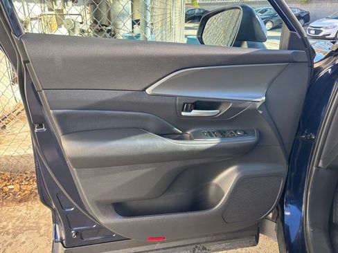 Used 2025 Toyota Grand Highlander XLE image 20