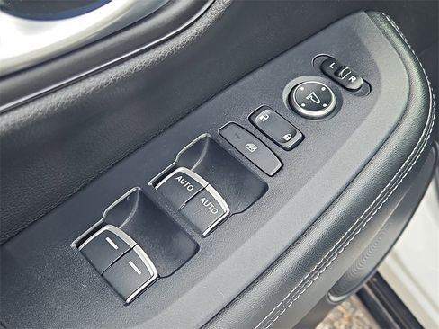 Certified 2023 Honda HR-V EX-L image 31