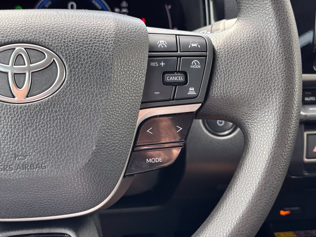 Used 2025 Toyota Camry LE FWD image 29