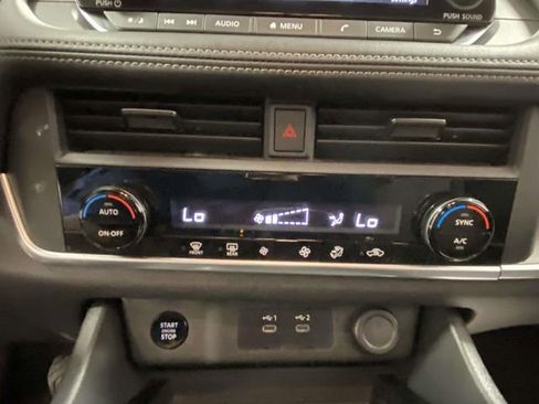 Used 2024 Nissan Rogue SV image 20