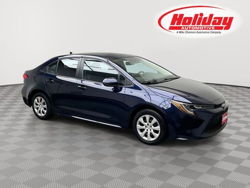 Used 2020 Toyota Corolla LE FWD image 1
