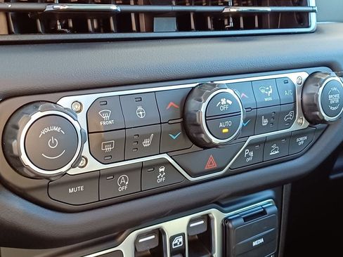 New 2026 Jeep Gladiator Mojave AWD/4WD image 24