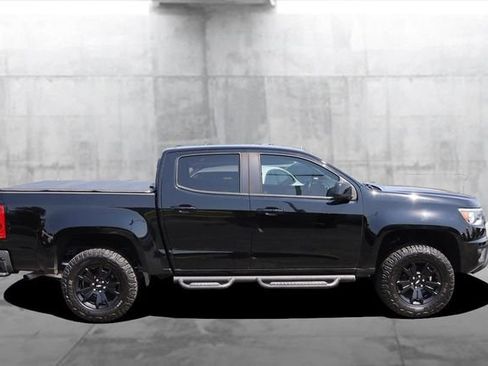 Used 2019 Chevrolet Colorado Z71 w/ Z71 Midnight Edition AWD/4WD image 5