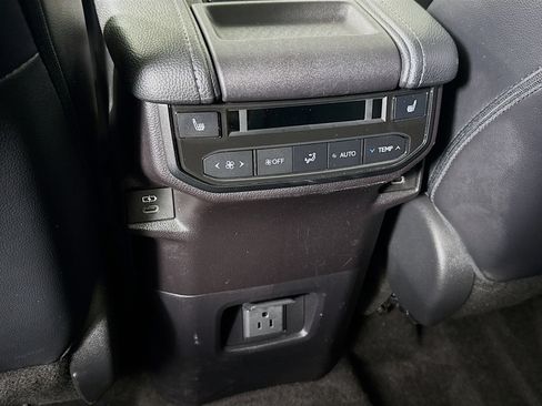Used 2024 Toyota Grand Highlander AWD Hybrid image 21
