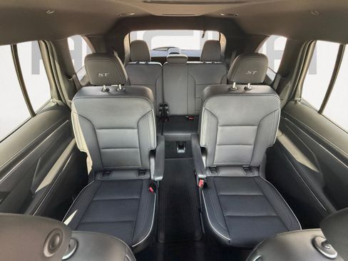 Used 2025 Buick Enclave Sport Touring w/ Power Package FWD image 18