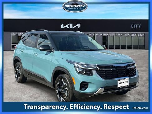 Certified 2025 Kia Seltos S AWD/4WD image 1