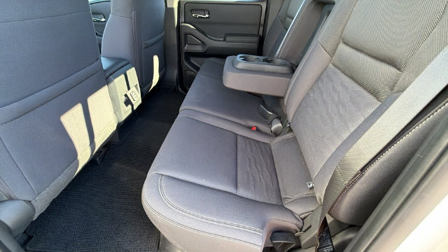 Used 2022 Nissan Frontier SV RWD image 16