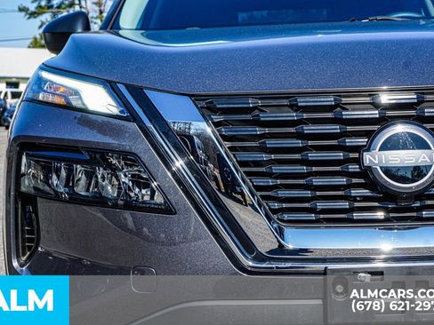 Used 2023 Nissan Rogue S image 12