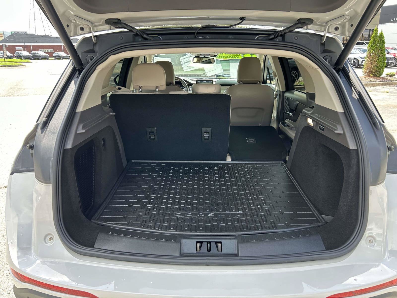Used 2022 Lincoln Corsair AWD w/ Premium Package image 15