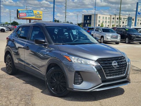 Used 2022 Nissan Kicks S FWD image 28