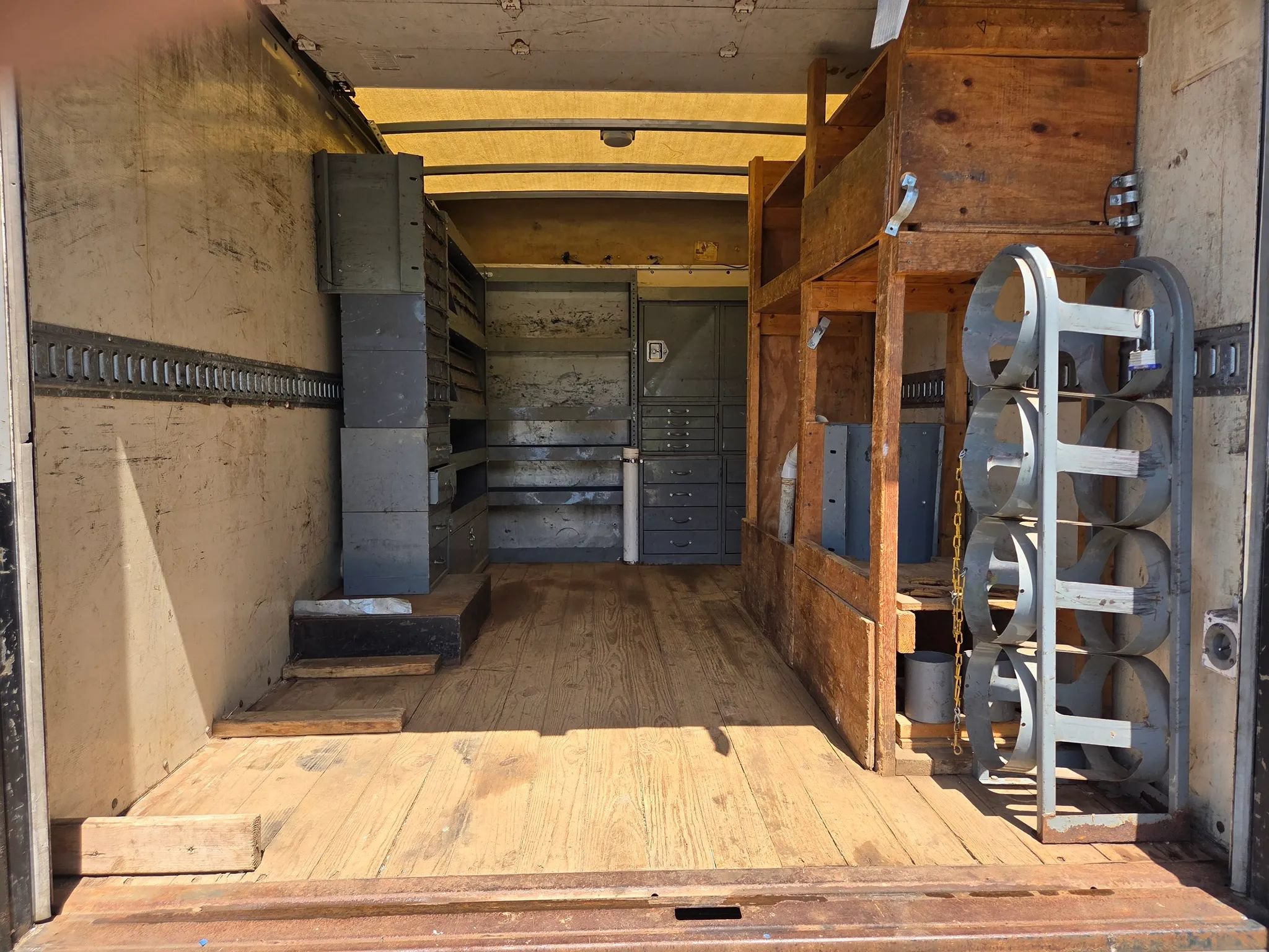 Used 2015 Chevrolet Express 3500 RWD image 29