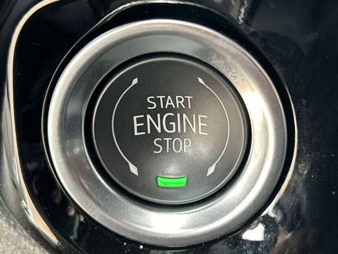 Used 2025 GMC Sierra 1500 SLE image 17