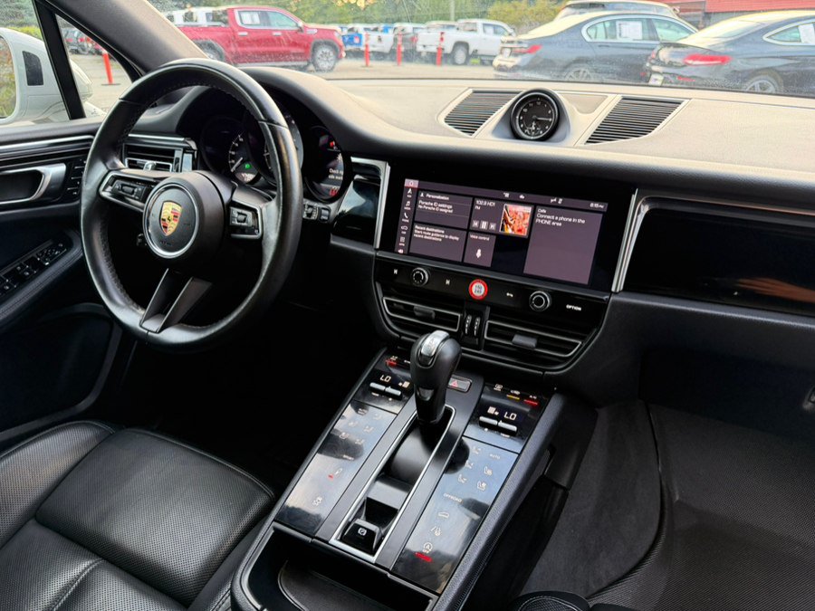 Used 2022 Porsche Macan S AWD/4WD image 25