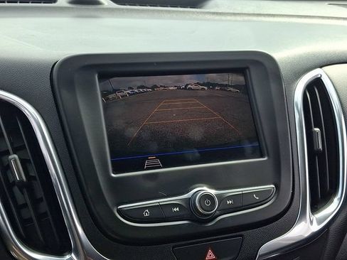 Used 2021 Chevrolet Equinox LT FWD image 18