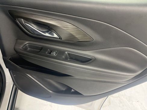 Used 2023 GMC Terrain SLT image 23