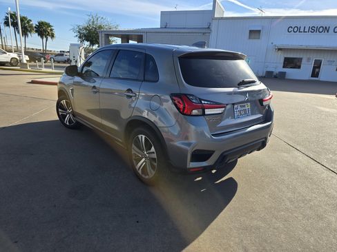 Used 2022 Mitsubishi Outlander Sport SE image 5