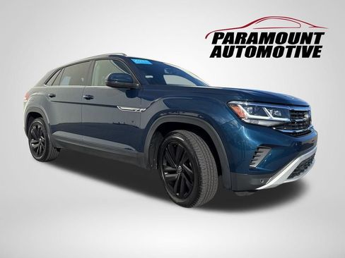 Certified 2023 Volkswagen Atlas Cross Sport SE w/ Black Wheel Package image 3