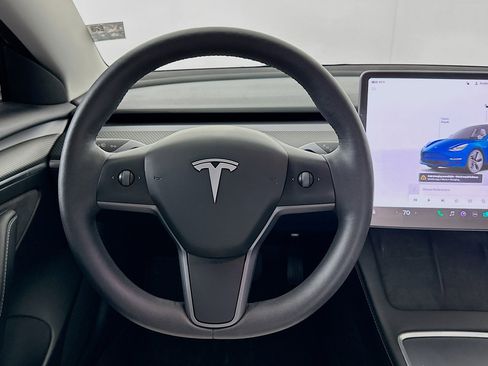 Used 2023 Tesla Model 3 Standard Range image 17