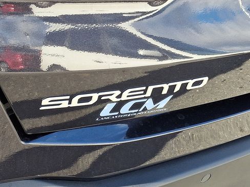 New 2026 Kia Sorento S image 18