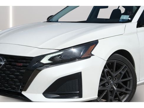 Used 2023 Nissan Altima 2.0 SR FWD image 40