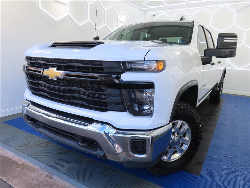 Used 2024 Chevrolet Silverado 3500 W/T w/ WT Convenience Package AWD/4WD image 2
