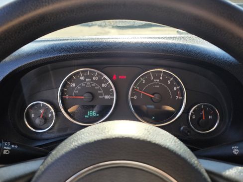 Used 2013 Jeep Wrangler Sport image 13