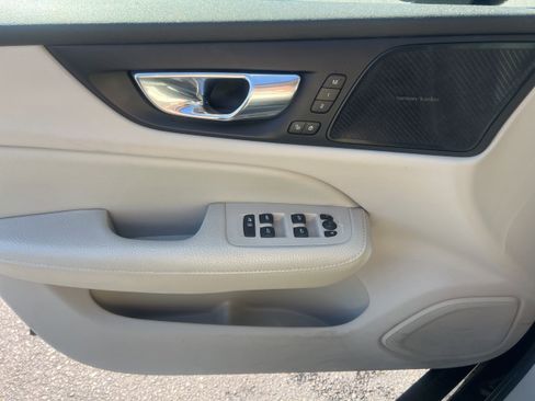 Used 2020 Volvo S60 T6 Momentum AWD/4WD image 21