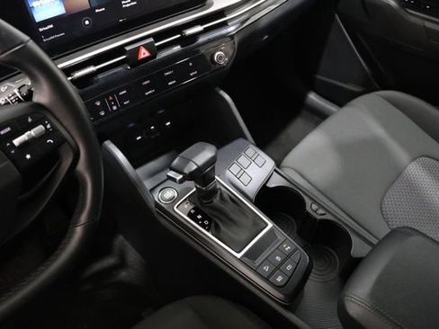 Used 2026 Kia Sportage LX FWD image 29