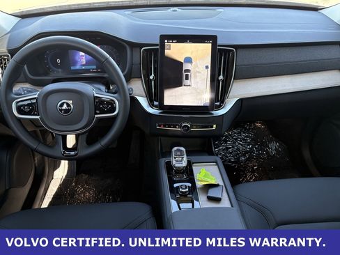 Certified 2025 Volvo XC90 B6 Plus image 13