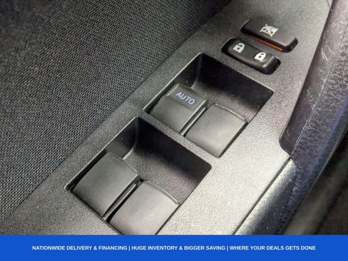 Used 2017 Toyota Corolla L image 33