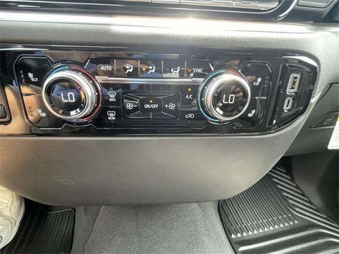 New 2025 GMC Sierra 1500 Elevation image 14