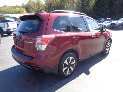 Used 2018 Subaru Forester 2.5i Premium w/ All-Weather Package image 5