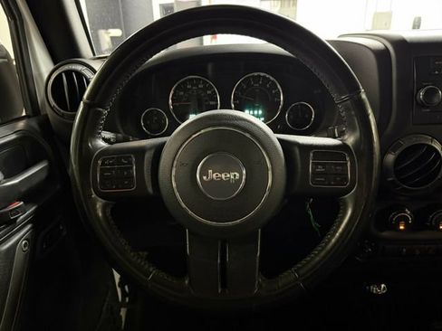 Used 2018 Jeep Wrangler Unlimited Sport S AWD/4WD image 17