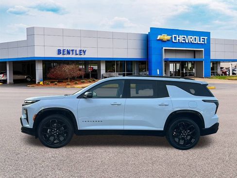 New 2026 Chevrolet Traverse RS w/ LPO, Floor Liner Package image 2