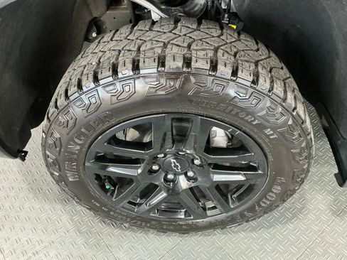 Used 2024 Chevrolet Silverado 1500 Custom Trail Boss w/ LPO, Dark Essentials Package image 41