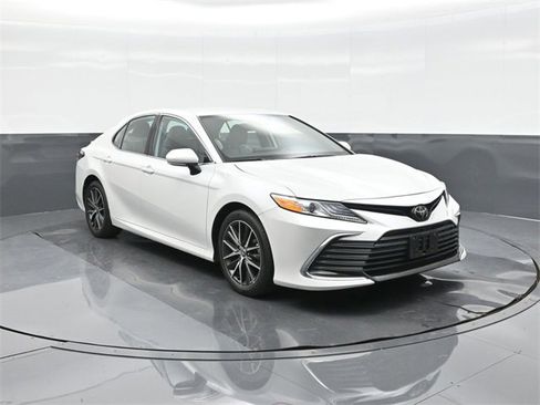 Used 2024 Toyota Camry XLE image 22