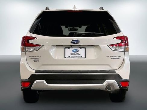 Used 2019 Subaru Forester Touring image 4