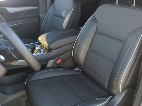 Used 2025 Buick Enclave Preferred image 19