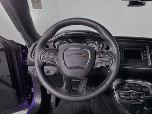 Used 2016 Dodge Challenger R/T w/ Driver Convenience Group image 12