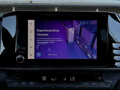 Used 2025 Toyota Camry LE image 28