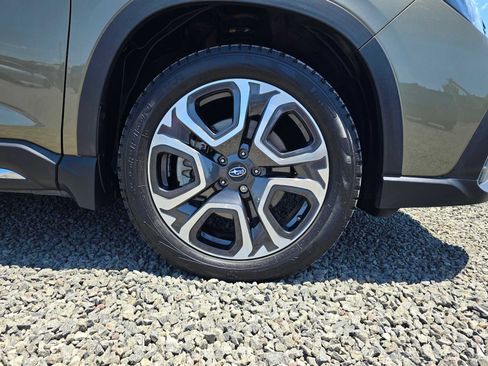 Used 2023 Subaru Ascent Limited w/ Technology Package AWD/4WD image 9