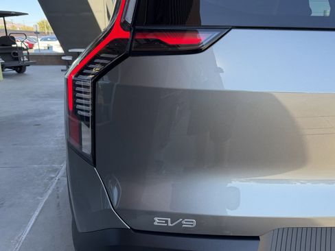 Used 2024 Kia EV9 Light Long Range image 14